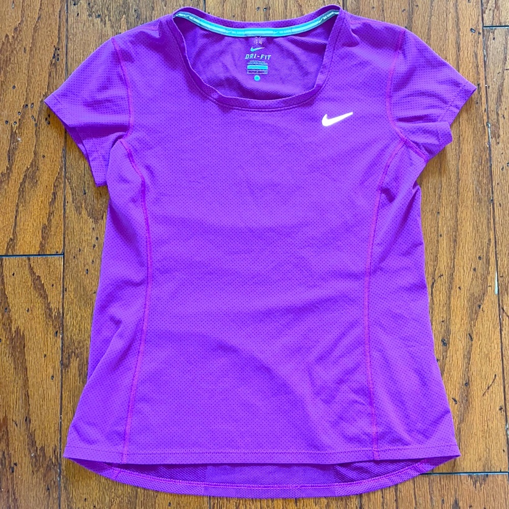 Lovely, purple, Nike Size Small running shirt- like new!